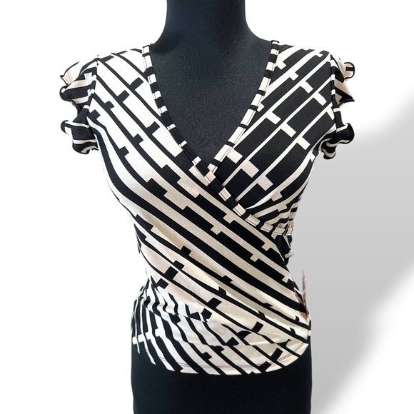 Forever 21 Tops - Vintage Forever 21 Y2K Geometric Wrap Top Ruffle Sleeve Black Cream Small NWT
